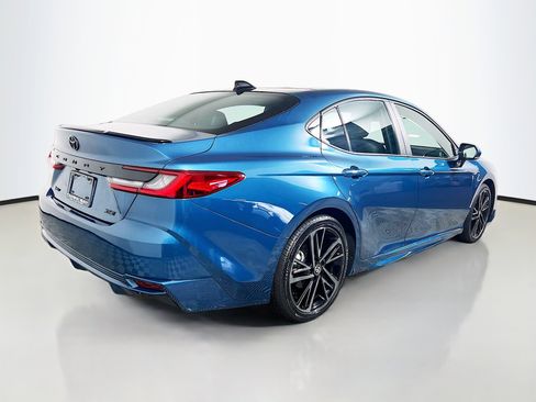 Used 2025 Toyota Camry XSE FWD image 4