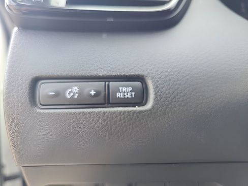 Used 2022 Nissan Rogue Sport S image 15