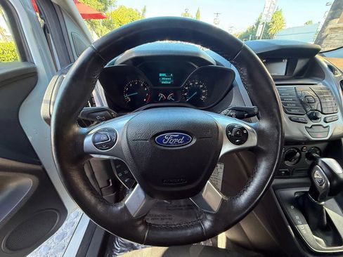 Used 2018 Ford Transit Connect XLT image 26