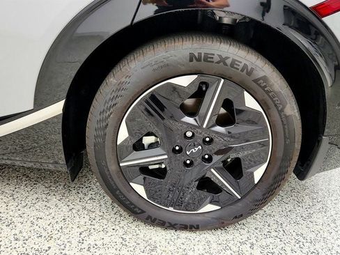 Used 2025 Kia EV6 Wind RWD image 9