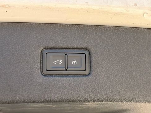 Used 2024 Audi Q7 3.0T Premium Plus AWD/4WD image 16