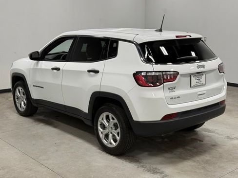 Used 2024 Jeep Compass Sport AWD/4WD image 9
