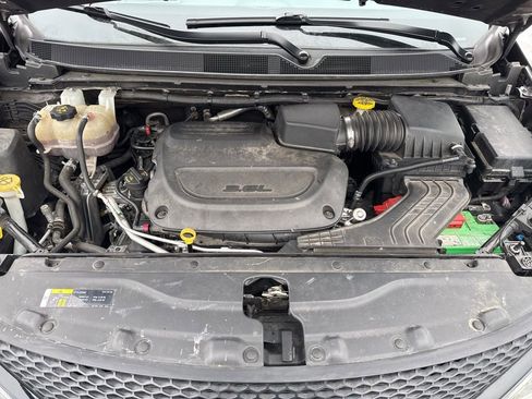 Used 2020 Chrysler Pacifica Limited image 21