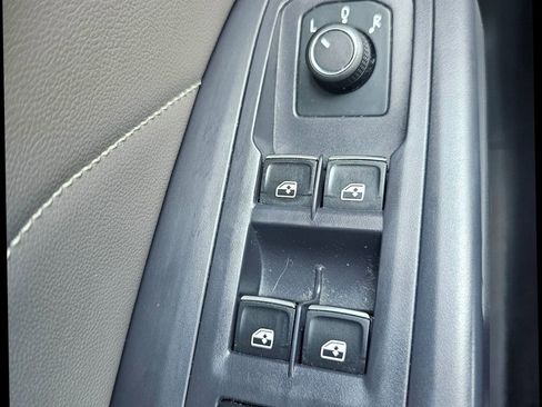 Used 2021 Volkswagen Atlas Cross Sport SE w/ Panoramic Sunroof Package image 25