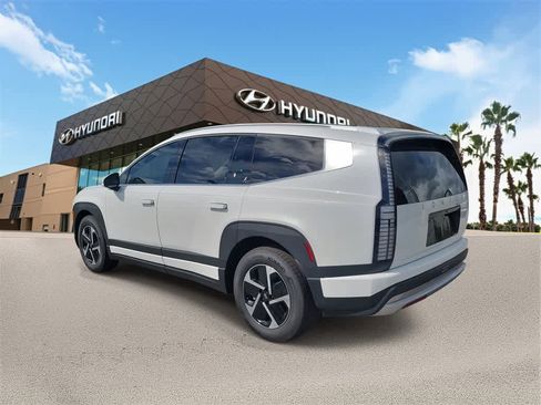 New 2026 Hyundai Ioniq 9 SE image 2