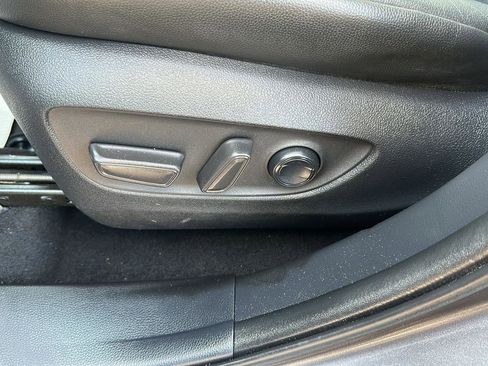 Used 2021 Toyota Highlander XLE image 26