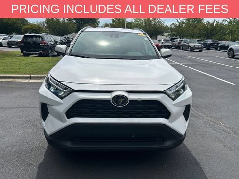 Used 2025 Toyota RAV4 XLE AWD/4WD image 2