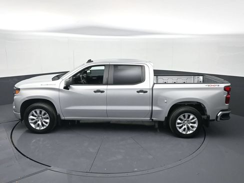 Used 2022 Chevrolet Silverado 1500 Custom AWD/4WD image 18