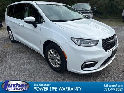 Used 2023 Chrysler Pacifica Touring-L
