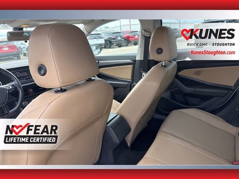 Used 2019 Volkswagen Jetta SE FWD image 40