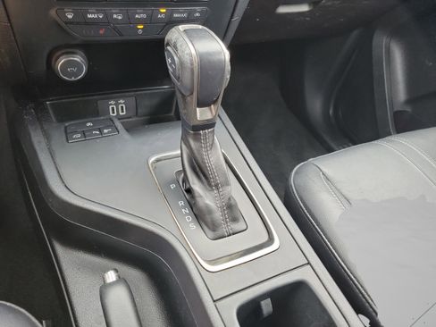 Certified 2019 Ford Ranger Lariat w/ Black Appearance Package image 19