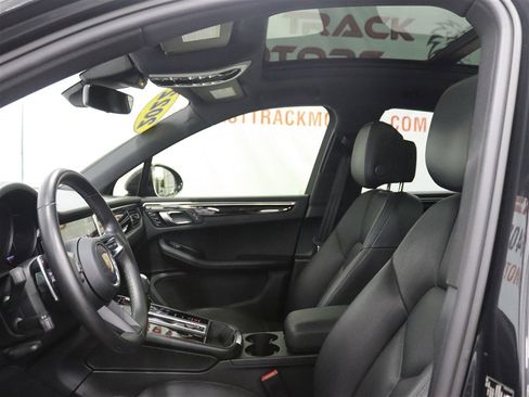 Used 2022 Porsche Macan AWD/4WD image 17