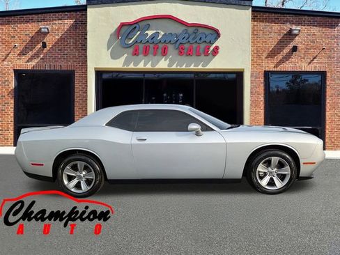 Used 2021 Dodge Challenger SXT w/ Driver Convenience Group image 3