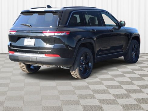 New 2026 Jeep Grand Cherokee Limited w/ Limited Altitude Package AWD/4WD image 34
