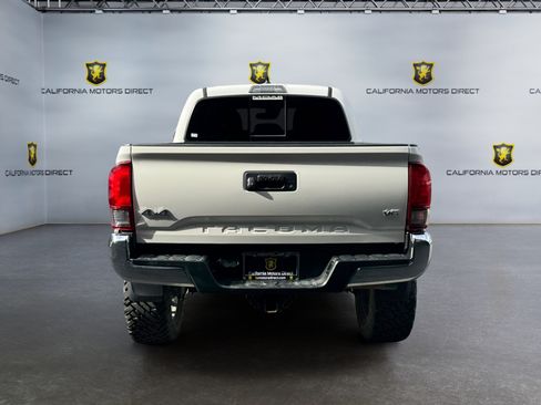 Used 2022 Toyota Tacoma SR5 AWD/4WD image 4