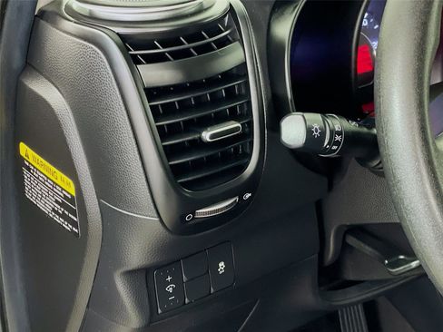 Used 2018 Kia Soul image 13