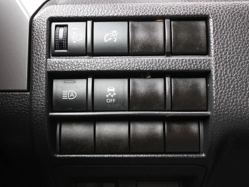 Used 2025 Toyota Tacoma SR5 AWD/4WD image 24