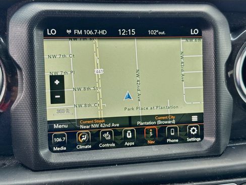 Used 2022 Jeep Wrangler Unlimited Sahara AWD/4WD image 14