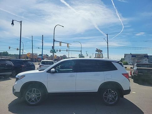 Used 2023 Honda Passport EX-L image 2
