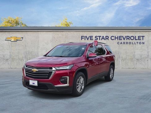 Used 2023 Chevrolet Traverse LT FWD image 3