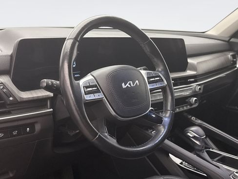 Used 2023 Kia Telluride EX w/ EX Captain's Chair Package AWD/4WD image 7