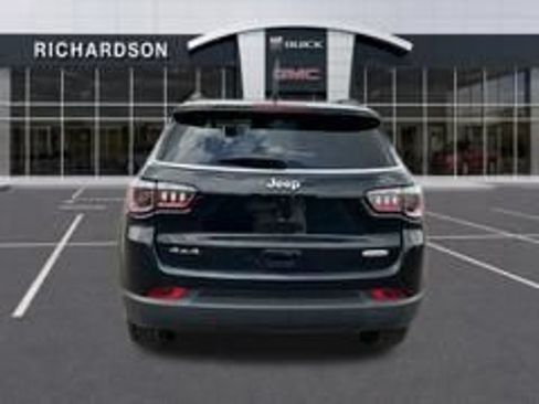 Used 2024 Jeep Compass Latitude AWD/4WD image 5