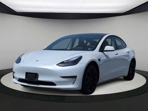 Used 2023 Tesla Model 3 Standard Range RWD image 4
