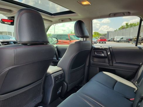 Used 2020 Toyota 4Runner TRD Off-Road Premium w/ Moonroof Package AWD/4WD image 16