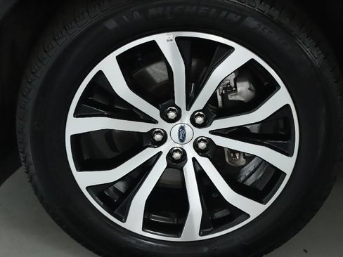 Used 2025 Ford Explorer ST-Line AWD/4WD image 40