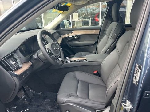 Certified 2025 Volvo XC90 B6 Plus image 17