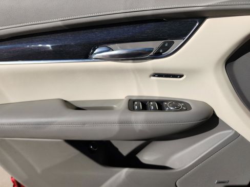 Used 2022 Cadillac XT6 Premium Luxury w/ Technology Package image 28