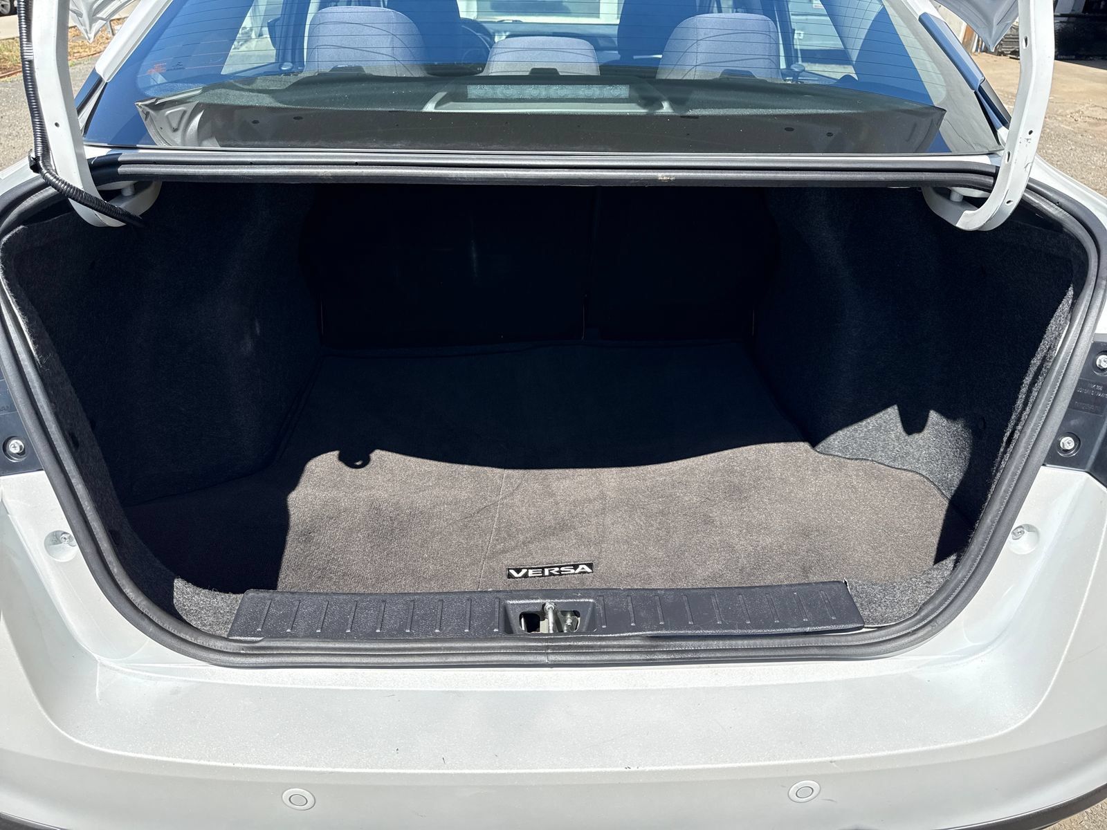 Used 2022 Nissan Versa SV FWD image 23