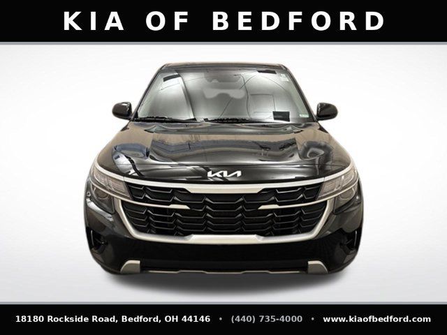 Certified 2024 Kia Seltos LX AWD/4WD image 2