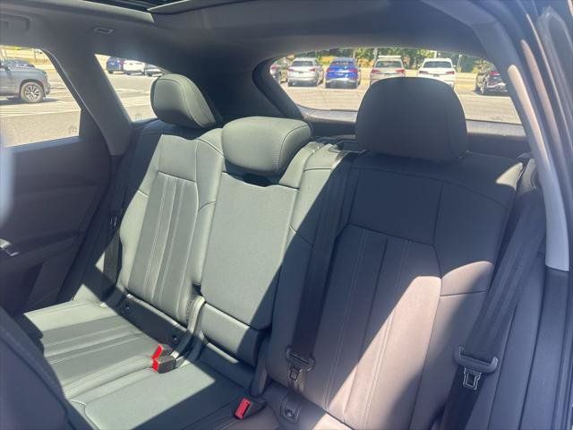 Certified 2025 Audi Q5 Premium w/ Convenience Package AWD/4WD image 9