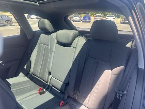 Used 2025 Audi Q5 Premium w/ Convenience Package AWD/4WD image 9