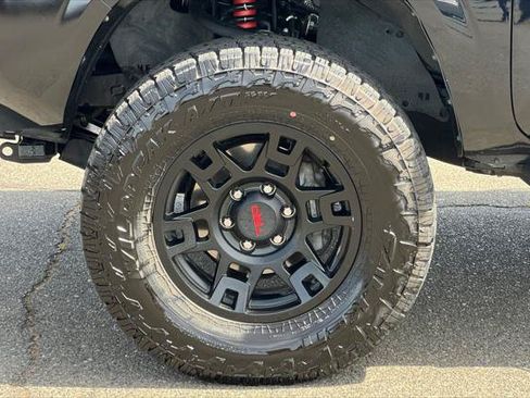 Certified 2022 Toyota Tacoma SR AWD/4WD image 28