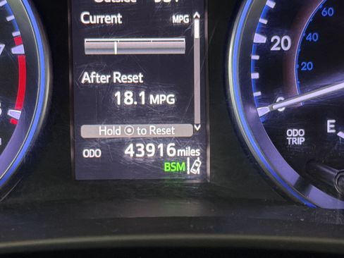 Used 2019 Toyota Highlander Limited FWD image 20