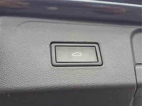 Used 2022 Volkswagen Atlas SEL R-Line image 31