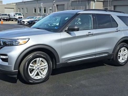 Certified 2023 Ford Explorer XLT w/ Equipment Group 202A image 5