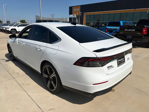 Used 2024 Honda Accord Sport image 3