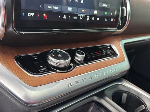 Certified 2025 Ford Expedition Max King Ranch image 22