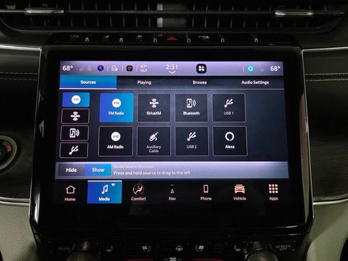 Used 2023 Jeep Grand Cherokee Overland w/ Luxury Tech Group IV image 24