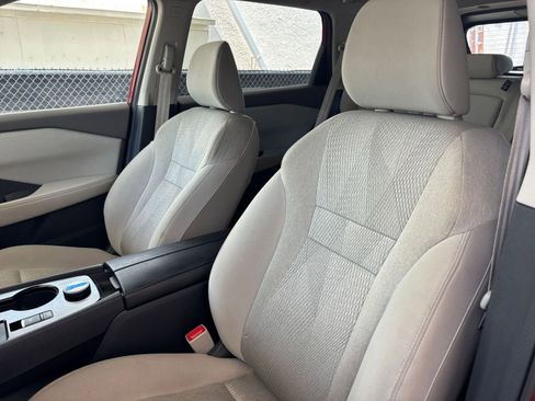 Used 2025 Nissan Rogue SV AWD/4WD image 37