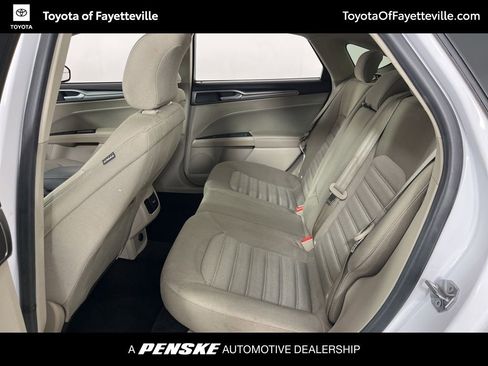 Used 2018 Ford Fusion SE image 23