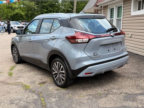 Used 2021 Nissan Kicks SV FWD image 6