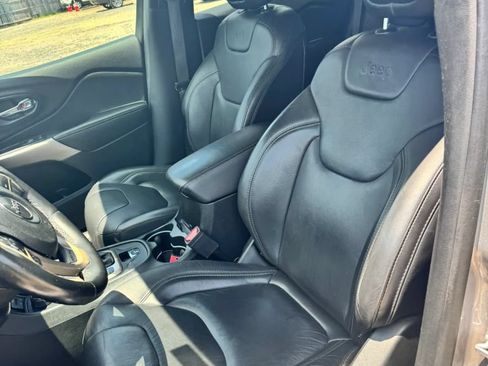 Used 2018 Jeep Cherokee Limited AWD/4WD image 11