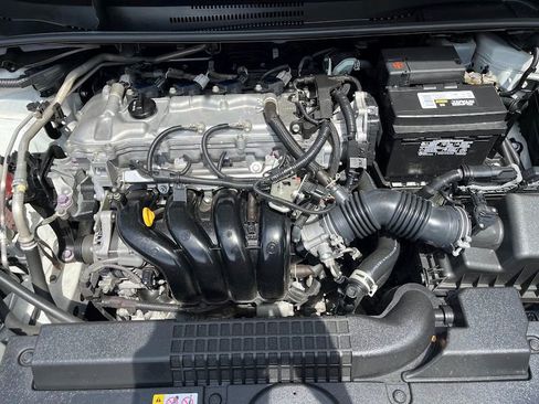 Used 2021 Toyota Corolla LE FWD image 27