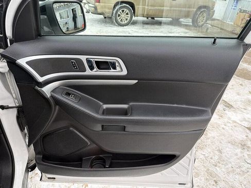 Used 2015 Ford Explorer XLT w/ Equipment Group 202B image 22