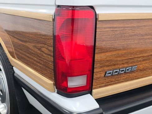 Used 1990 Dodge Grand Caravan LE image 45