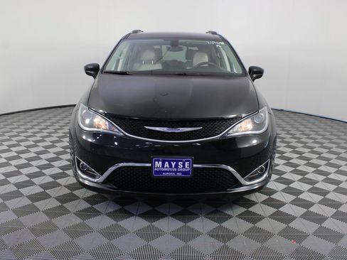 Used 2018 Chrysler Pacifica Touring-L FWD image 27